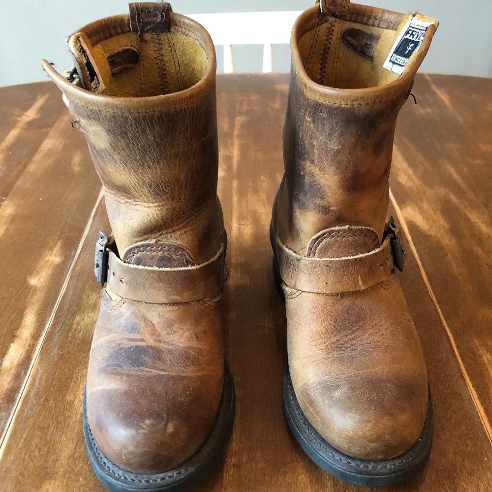 Frye, 6M, Brown